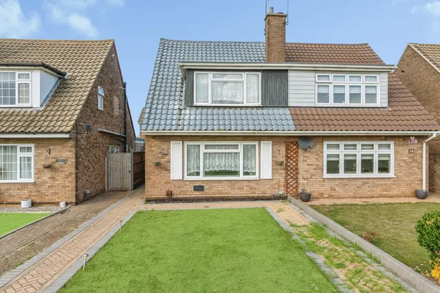 Corringham Road, Stanford-le-Hope, SS17, photo 1
