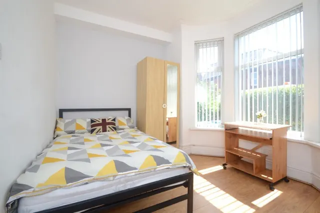 Ashfield Road, Victoria Park, M13, photo 1