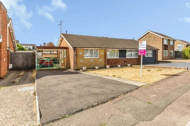 Photo 2 — Fairoaks Drive, Raunds, Wellingborough