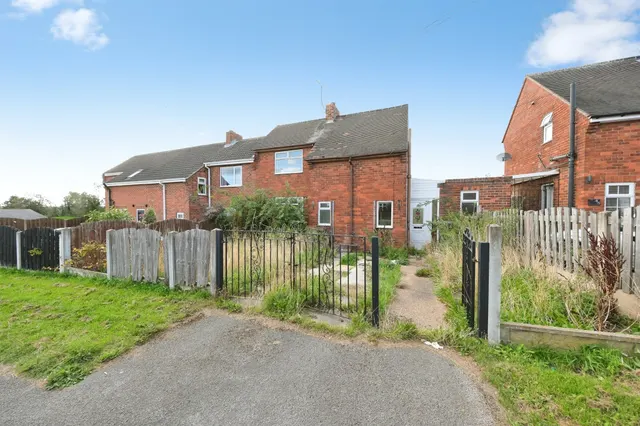 Chestnut Grove, Maltby, S66, photo 1