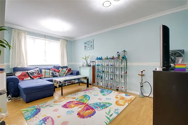 Gartons Close, Enfield, photo 3