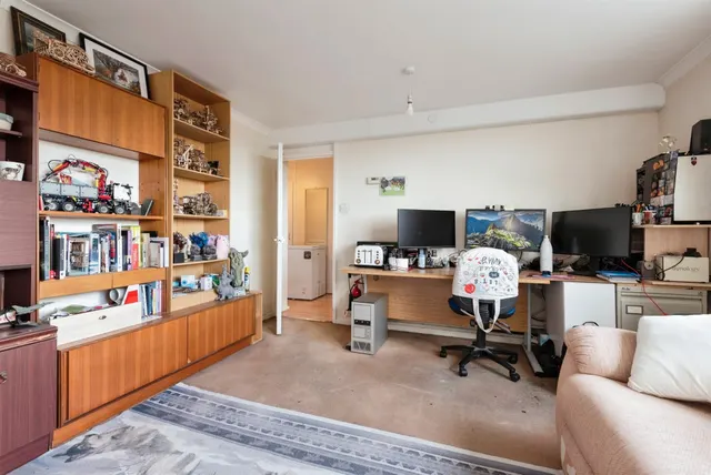 Harrow Court, Stevenage, SG1, photo 3