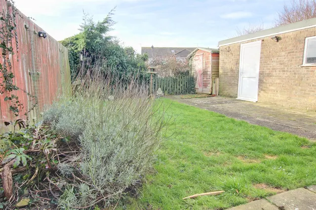 Photo 2 — Percy Close, Leconfield