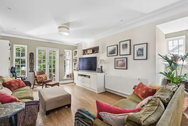 Cuckoo Hill Road, Pinner, HA5, photo 3