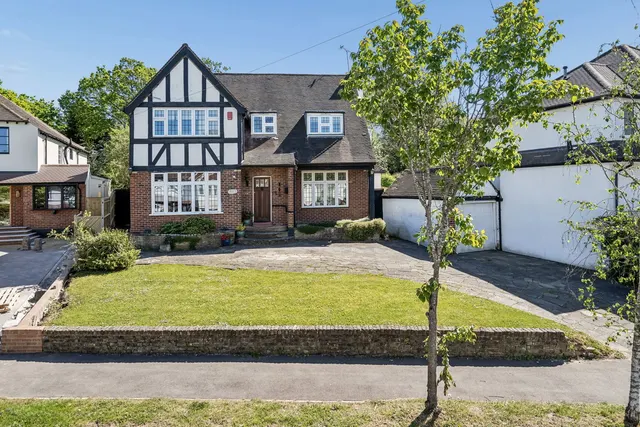 Cuckoo Hill Road, Pinner, HA5, photo 1