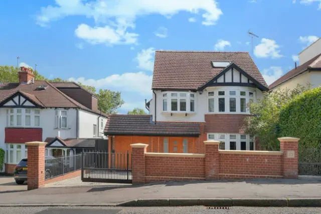 Monkhams Lane, Woodford Green, IG8
