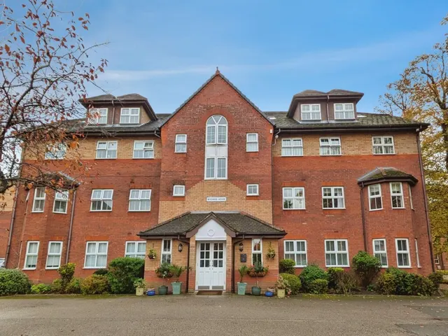 Wivenhoe House, L19, photo 1
