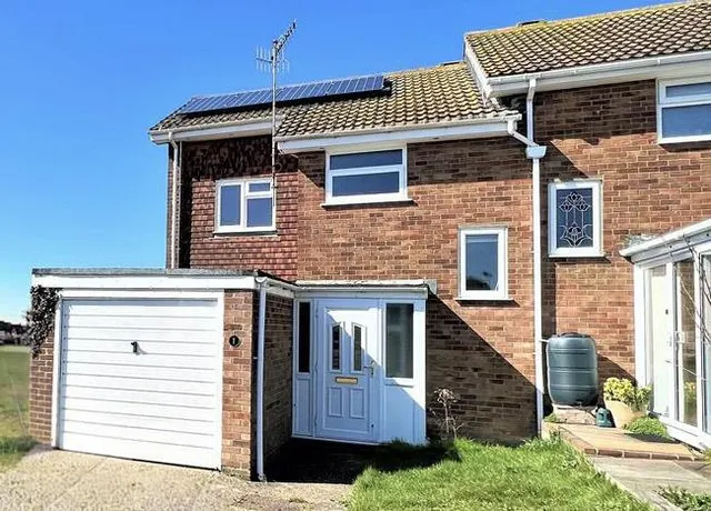 College Road, Bexhill-On-Sea, TN40 1TG, photo 1