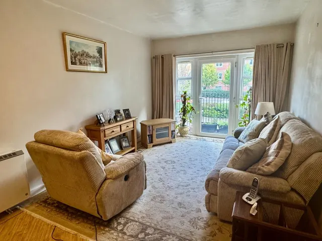 Deighton Road, LS22, photo 2