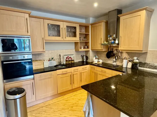 Deighton Road, LS22, photo 3