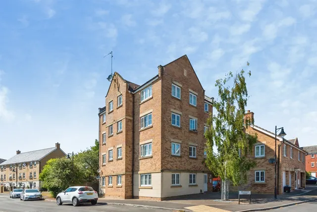 Bradshaw Court, Swindon, photo 1