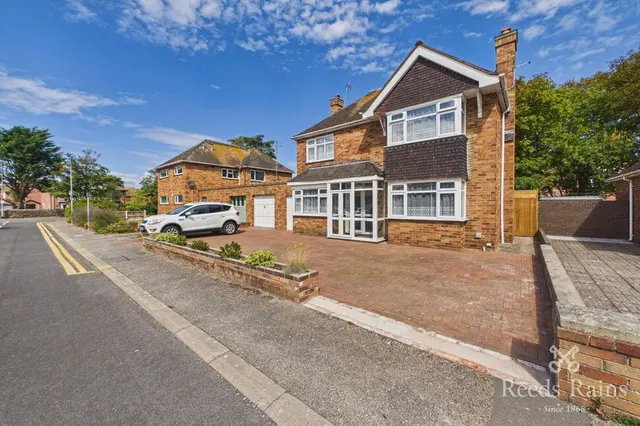 Russell Court, Rhyl, Denbighshire, LL18, photo 1