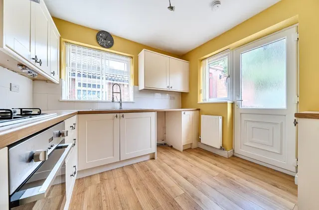 Merrills Avenue, Crewe, CW2, photo 2