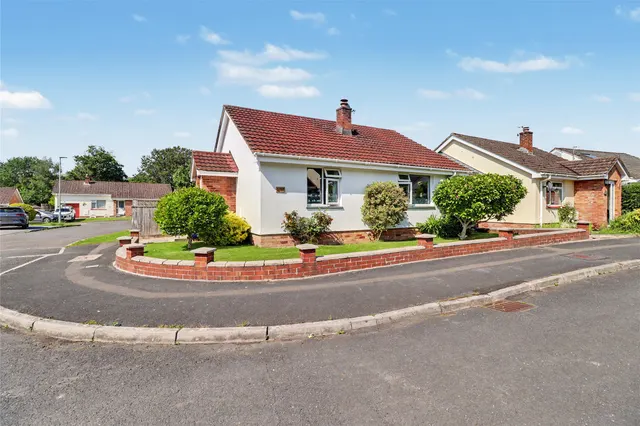 Russell Close, Landkey, EX32, photo 1