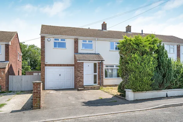 Wise Avenue, Kidlington, photo 1