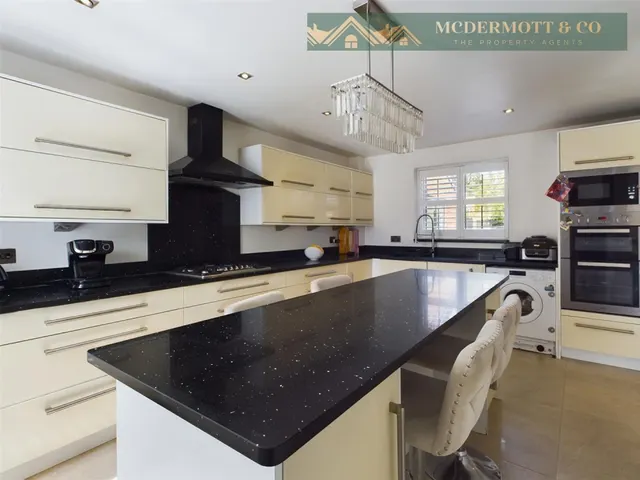 Yewdale Drive, Failsworth, M35, photo 3
