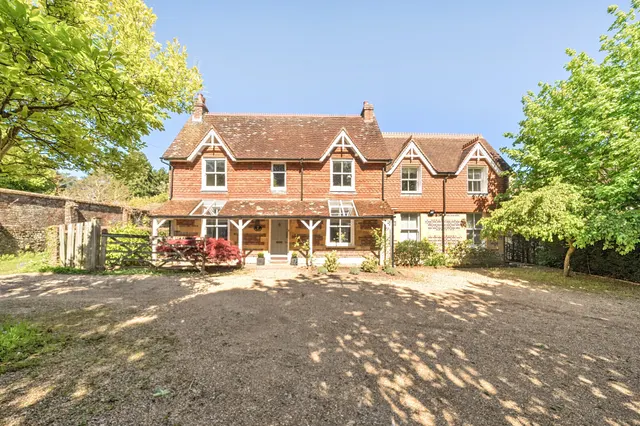 London Road, Rake, GU33, photo 1