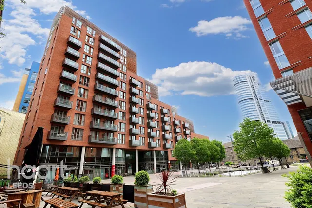 Wharf Approach, Leeds, LS1, photo 1