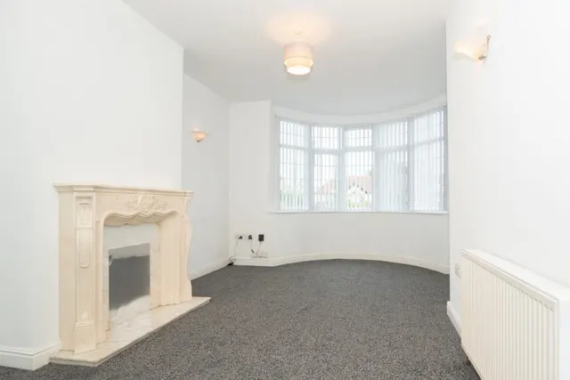 Bradford Road, LS28, photo 2