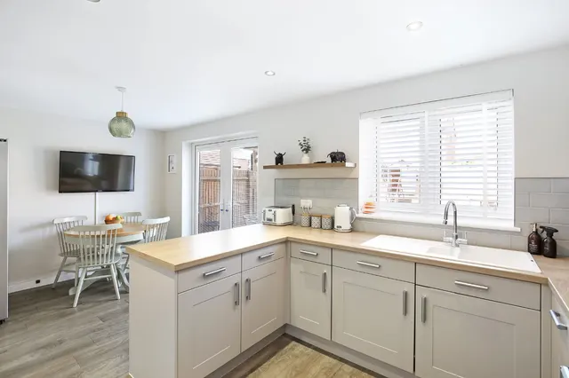 Photo 3 — Ivie Place, Salisbury, Wiltshire, SP2 9GL