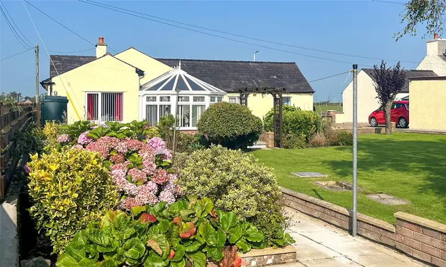 Rhosmeirch, Llangefni, photo 1