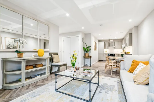 Fallsbrook Road, London, SW16, photo 2