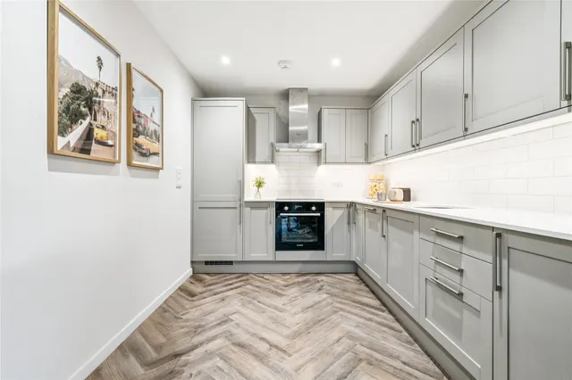 Fallsbrook Road, London, SW16, photo 3