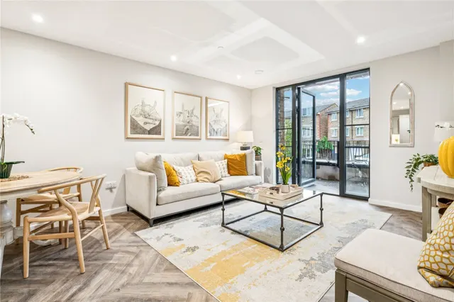 Fallsbrook Road, London, SW16, photo 1