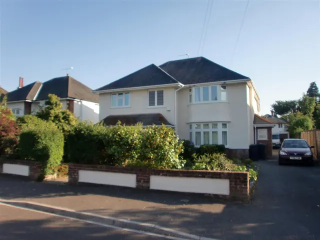 De Lisle Road Bournemouth BH3 7NG, photo 1