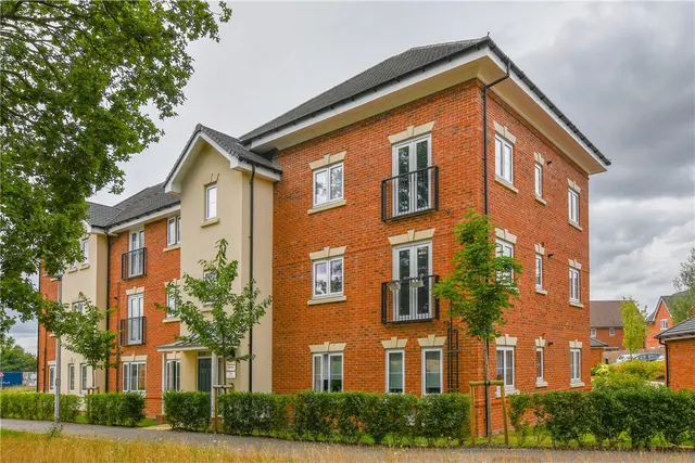 Harvest Path, Finchwood Park, Wokingham, Berkshire, RG40, photo 1