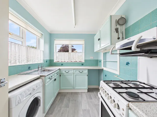 Fenlands Crescent, Lowestoft, photo 1