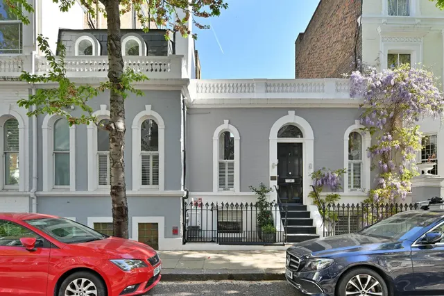 Photo 3 — Oakfield Street, Chelsea, London, SW10 9JA