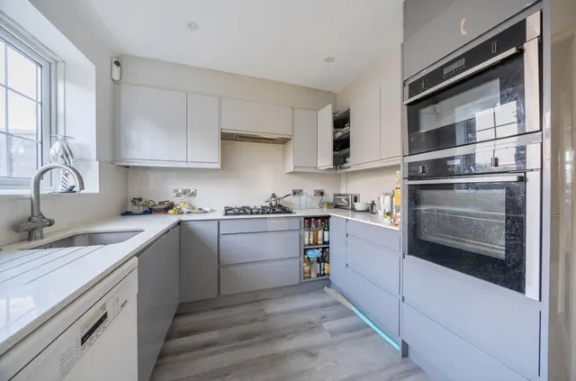 Cambridge Avenue, West Wittering, PO20, photo 2