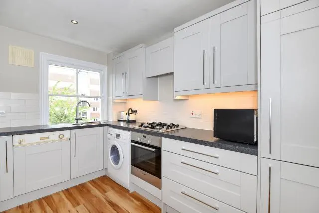 Marlborough Road, Richmond, TW10, photo 2