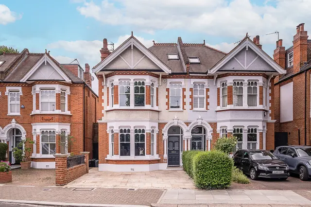 Howards Lane, London, SW15, photo 1