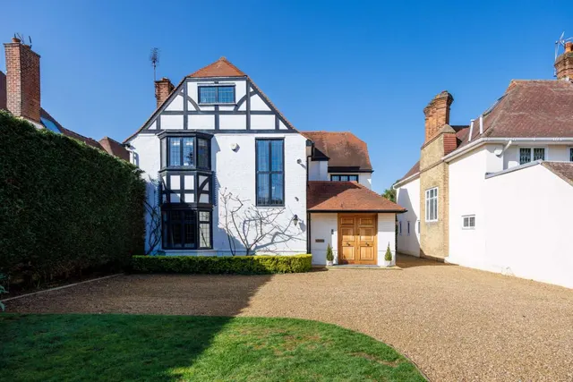Warboys Road, Kingston upon Thames, Surrey, KT2 7LS, photo 1