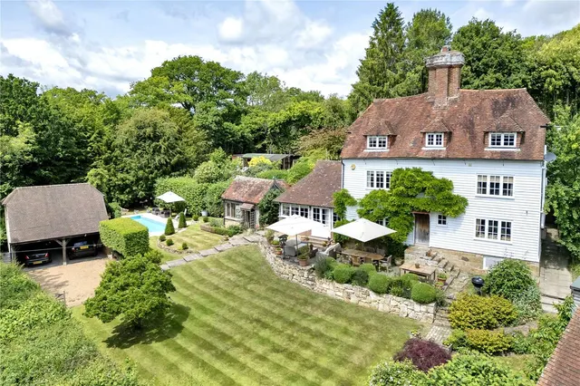 Mount Pleasant, Lamberhurst, Tunbridge Wells, Kent, TN3 8LX, photo 1