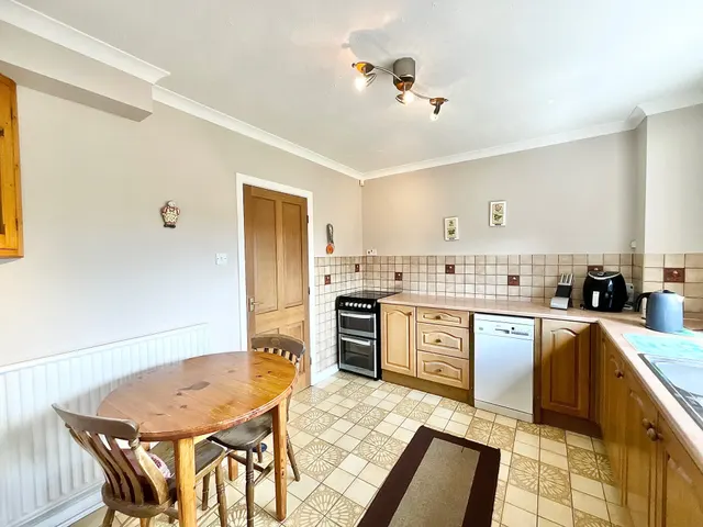 School Close, Dilhorne, ST10, photo 3