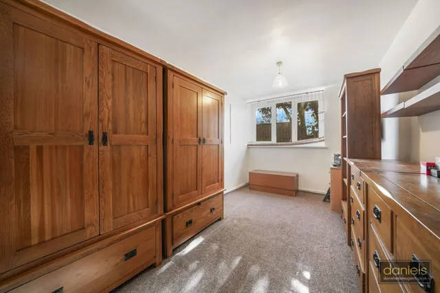 Tollhurst Drive, Queens Park, W10, photo 3