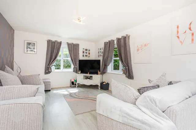 Photo 3 — Apartment 1, 26 Thorncroft Avenue, Astley, Manchester, M29 7TA