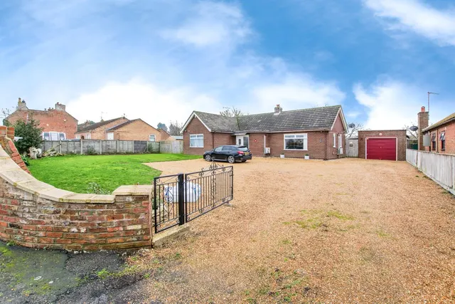 Front Road, Murrow, PE13, photo 1