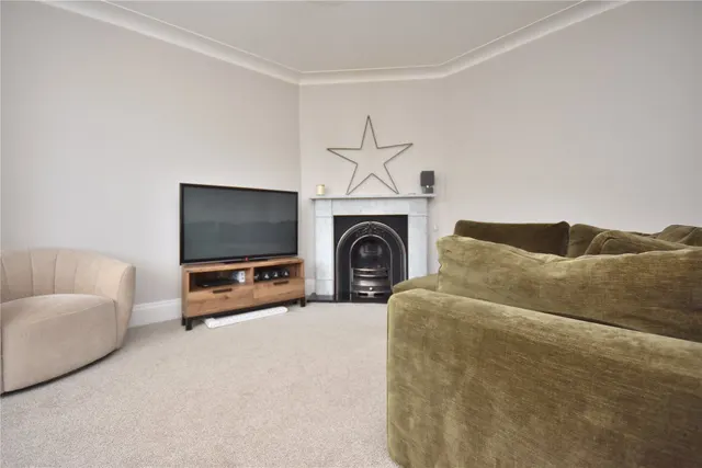 Sherbrooke Avenue, Leeds, LS15, photo 3
