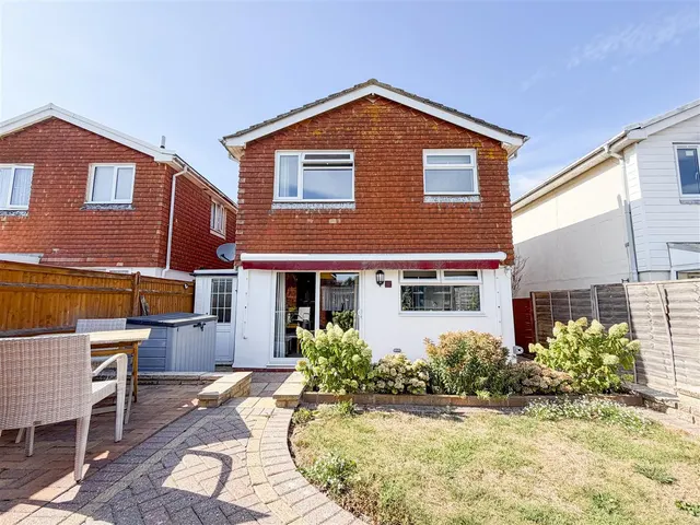Magnolia Walk, Eastbourne, BN22 0SR, photo 1