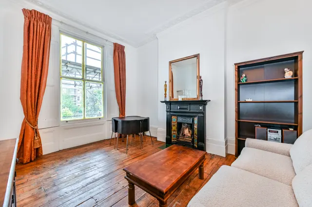 Flat 2, 18 South Villas, London, photo 1