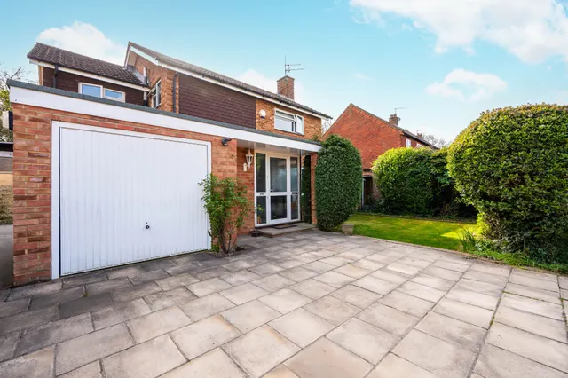 Guildford, GU4, photo 1