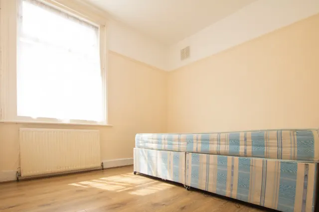 Halley Road, London, E7, photo 3