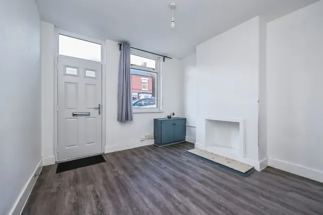 Queens Road North, Eastwood, NG16, photo 2