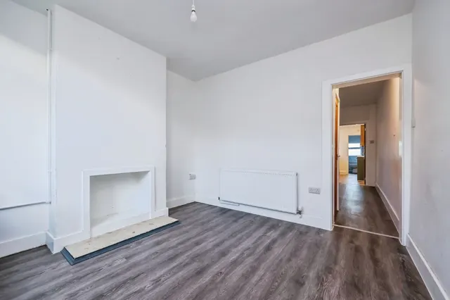 Queens Road North, Eastwood, NG16, photo 3