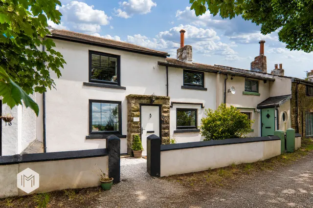 Watling Street, Affetside, Bury, BL8 3QS, photo 1