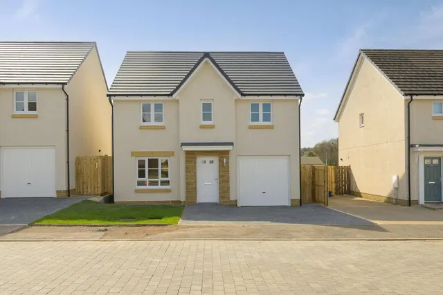 Riverway Place, Stirling, FK8 1AN, photo 1